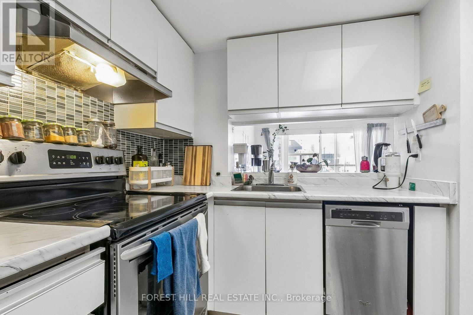 #1203 705 KING STREET W - 10