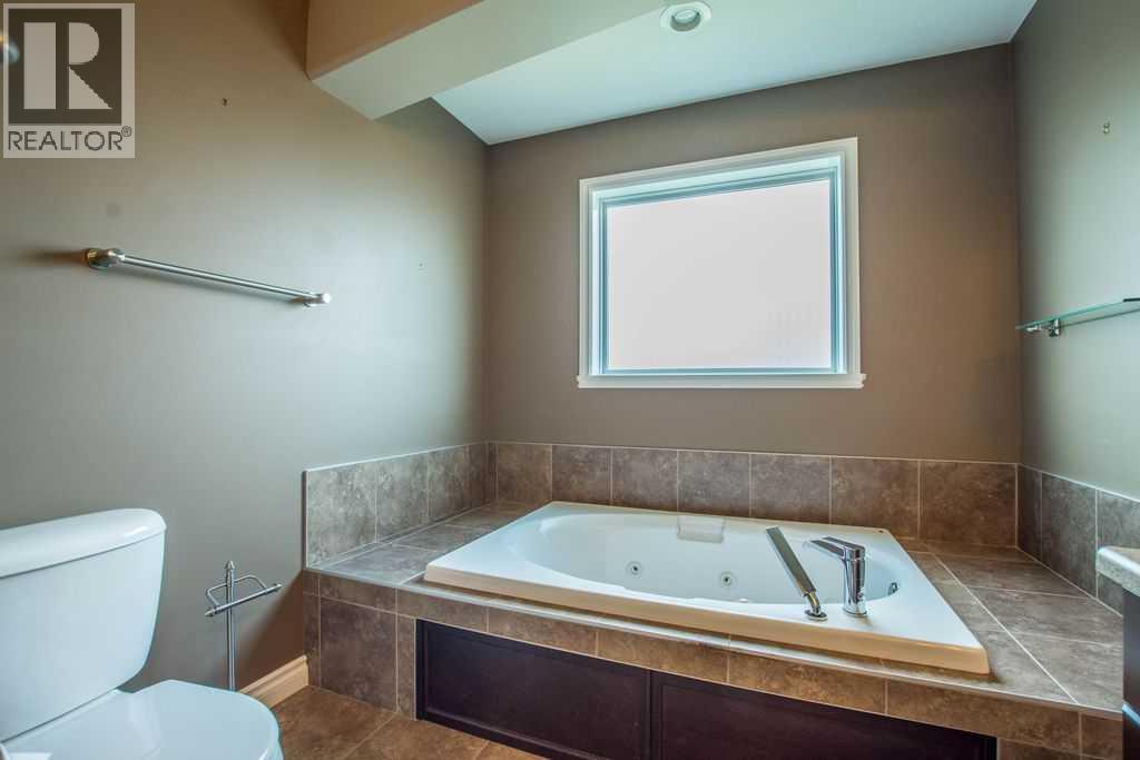11826 86A Street - 21