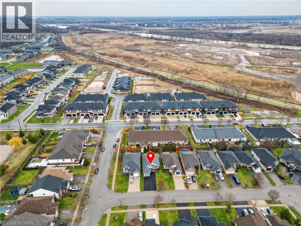 12 COURTNEY Crescent - 26