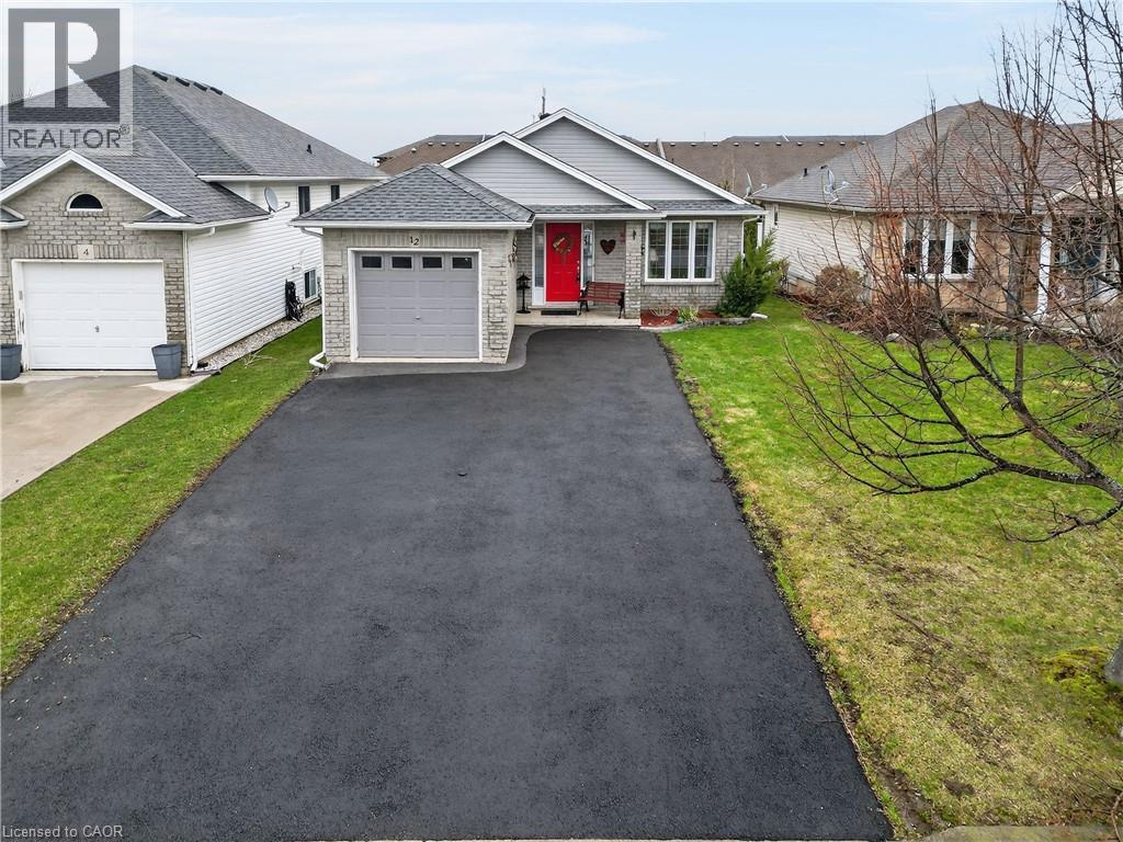 12 COURTNEY Crescent - 24