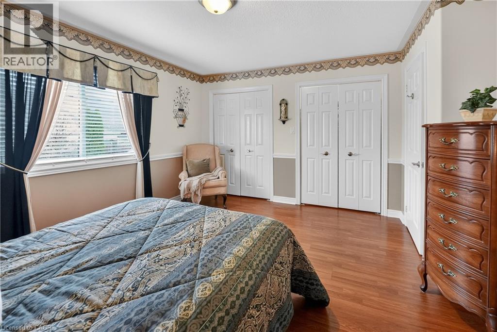 12 COURTNEY Crescent - 13
