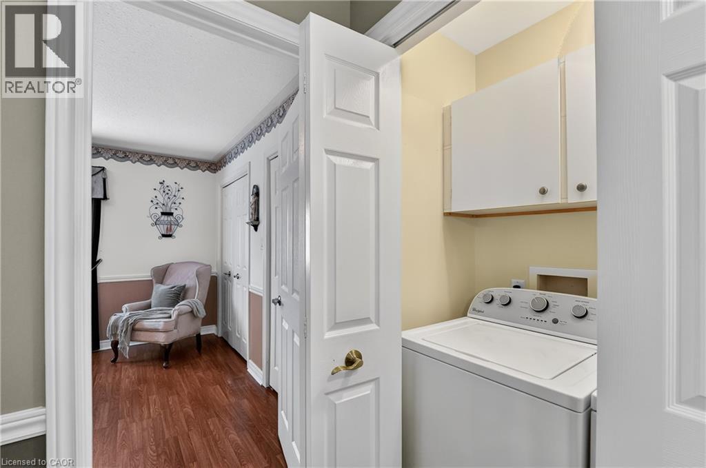 12 COURTNEY Crescent - 10