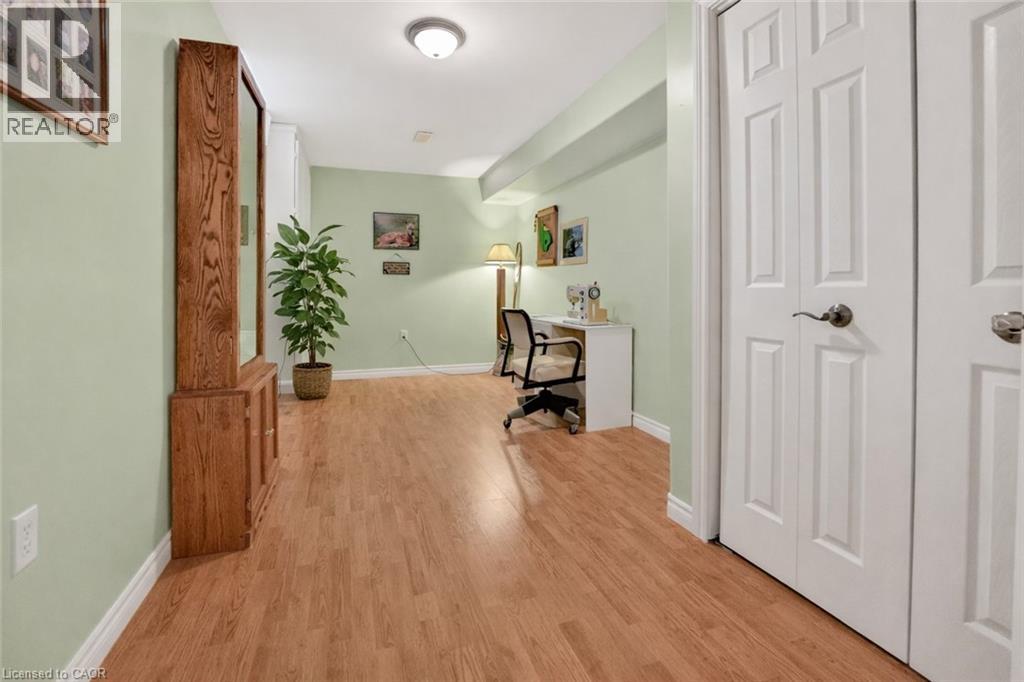 12 COURTNEY Crescent - 19