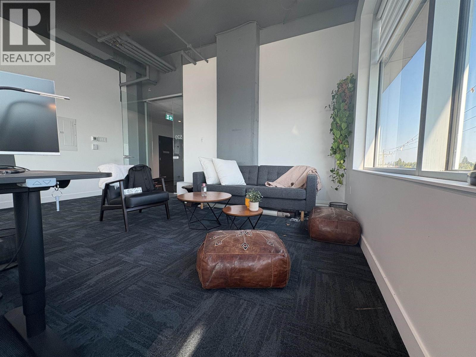 Office in Richmond - Image 9
