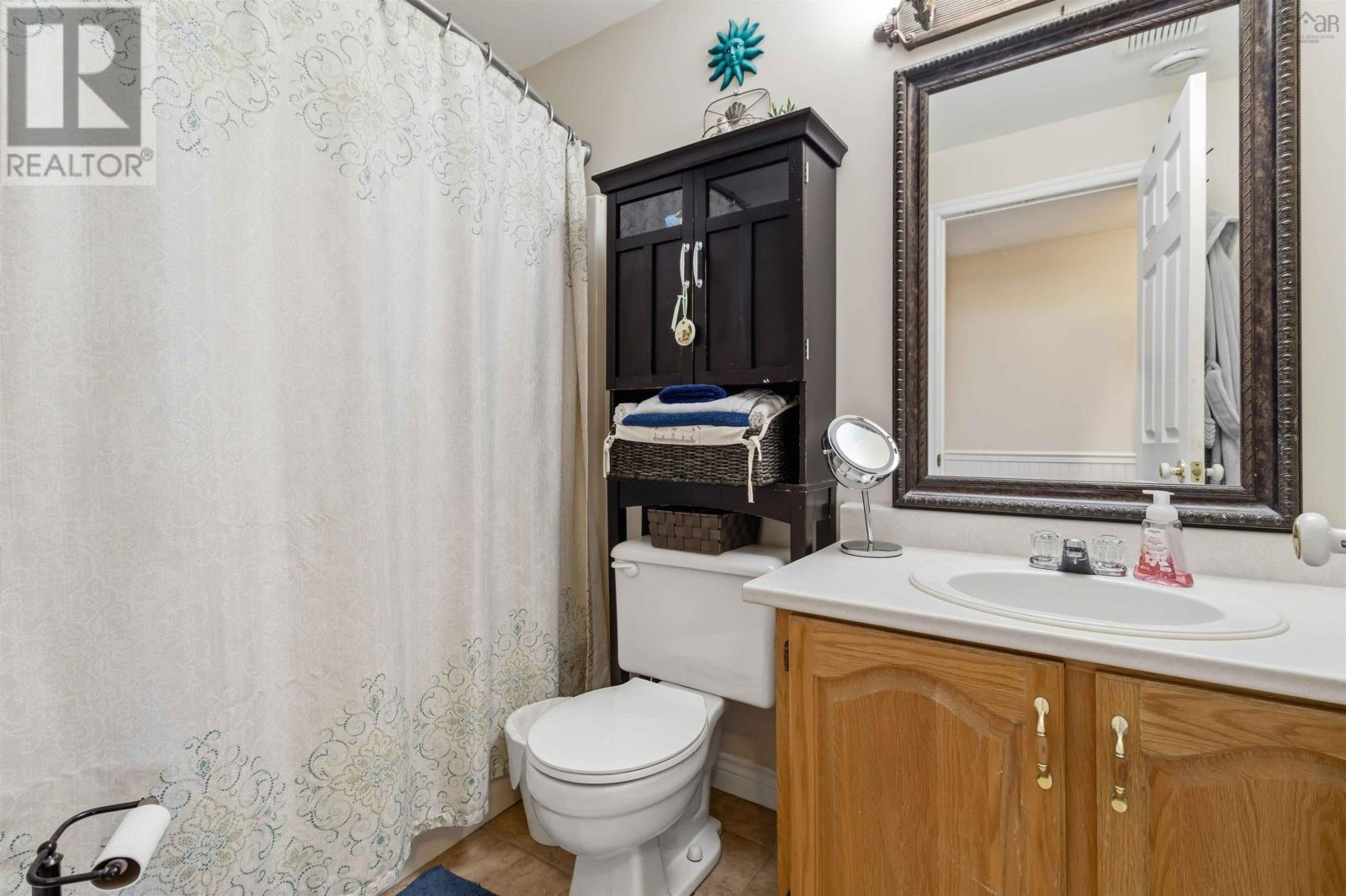 22 Hewer Crescent - 20