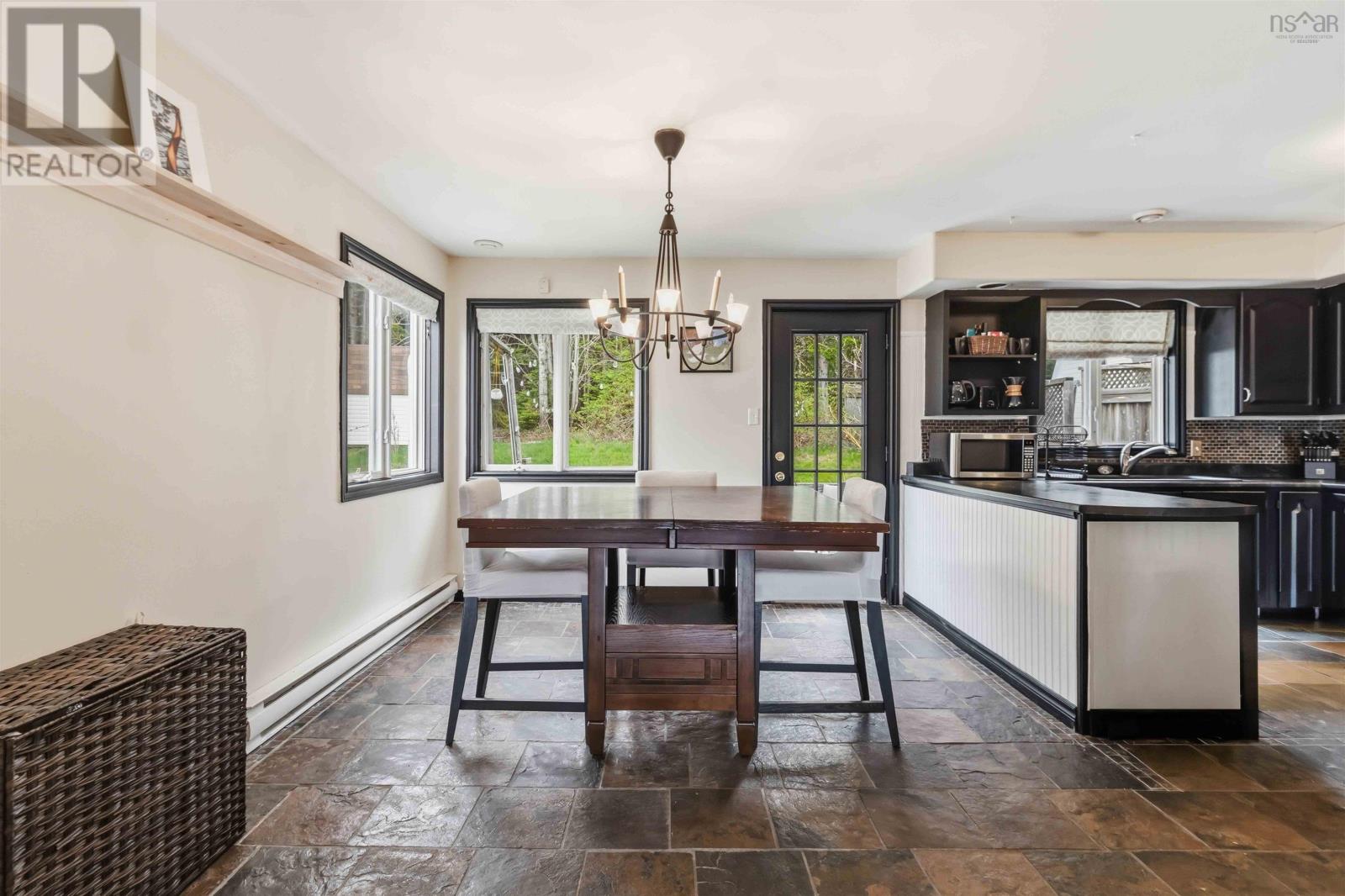 22 Hewer Crescent - 9