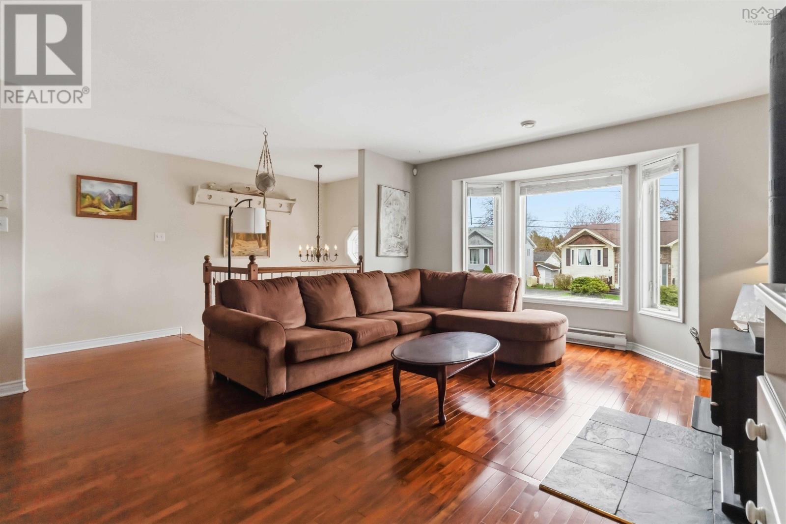 22 Hewer Crescent - 5