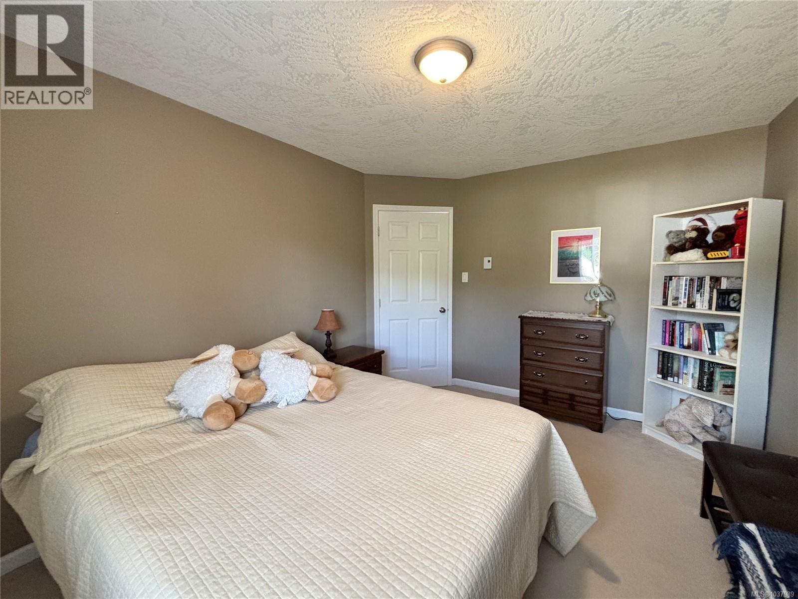 503 Maquinna Cres, Gold River