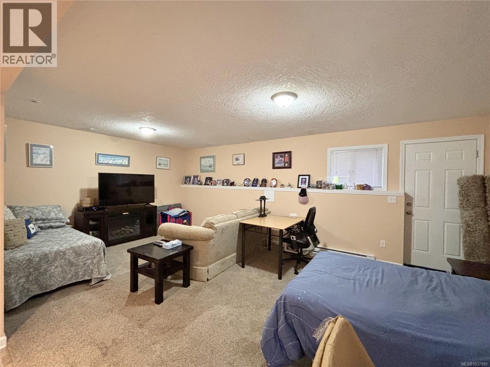503 Maquinna Cres, Gold River