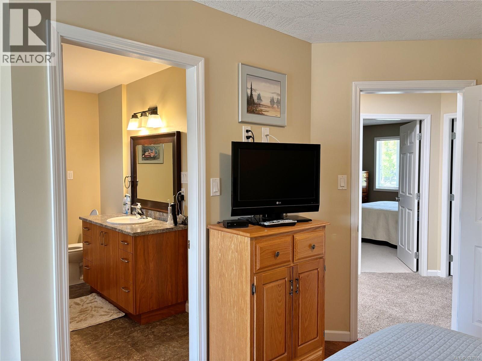503 Maquinna Cres, Gold River