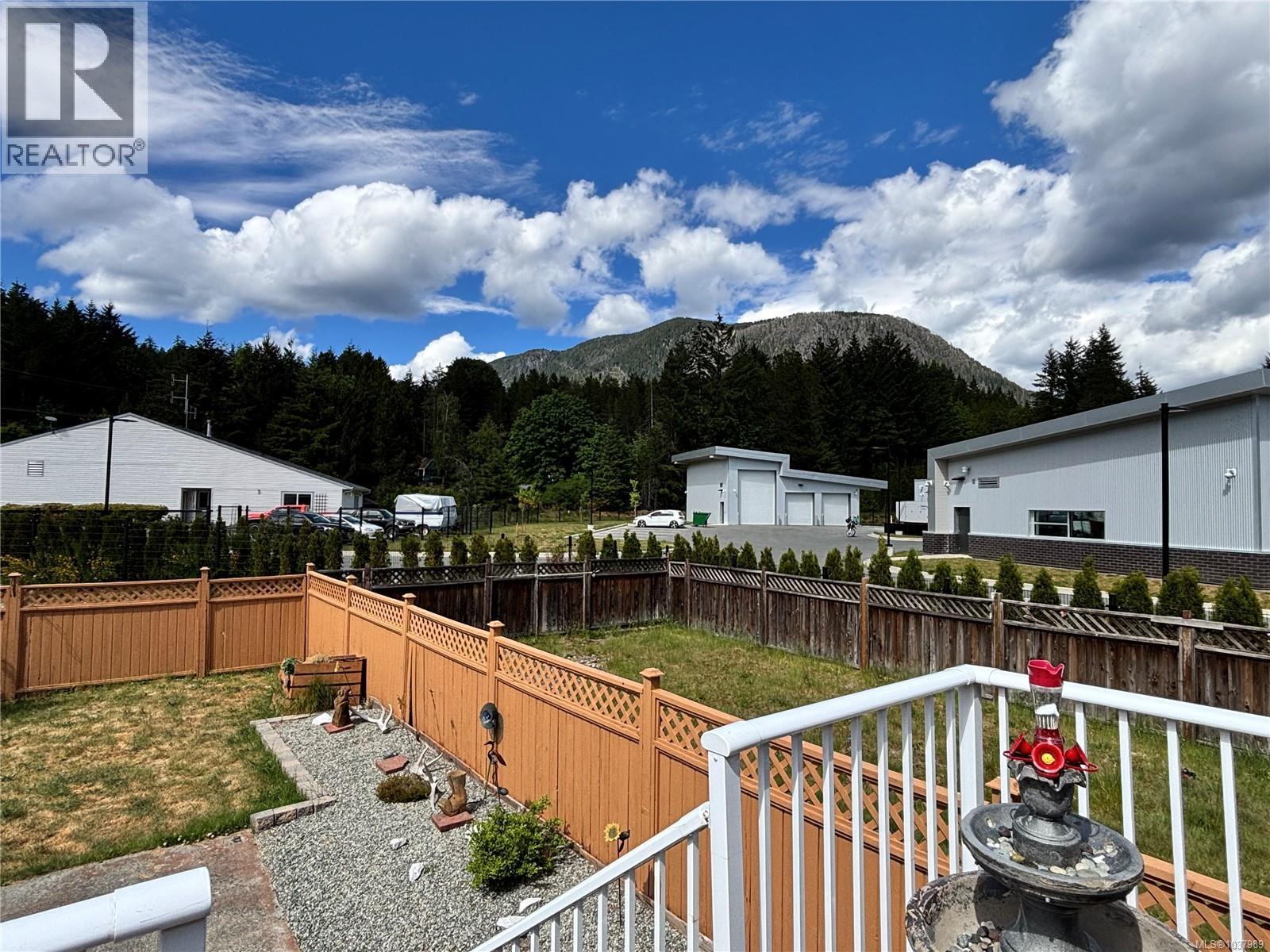 503 Maquinna Cres, Gold River