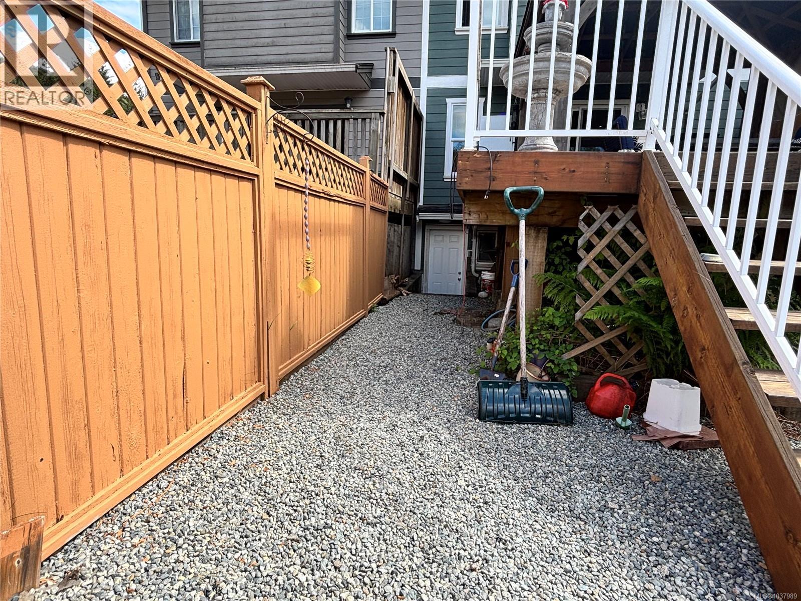 503 Maquinna Cres, Gold River