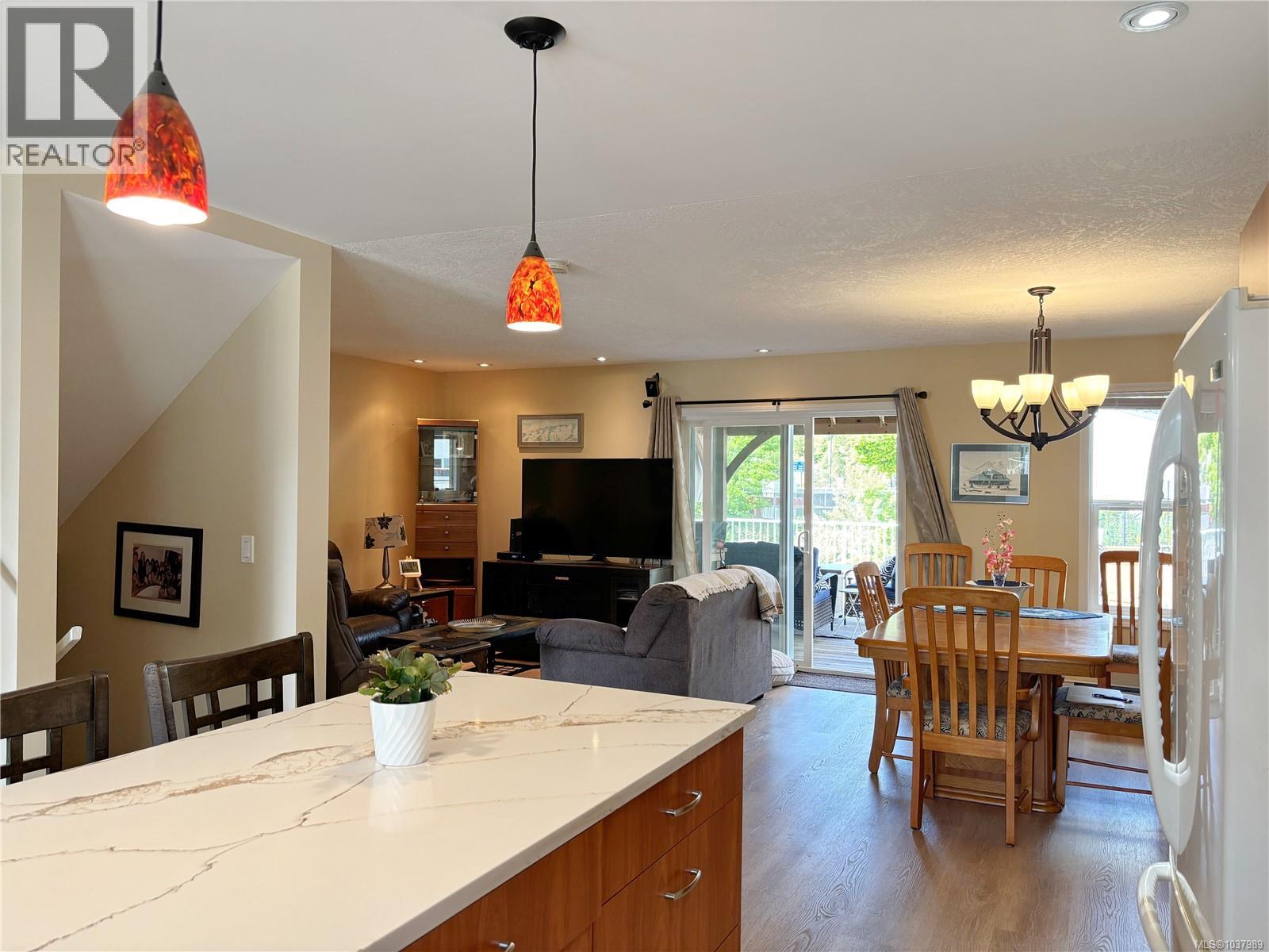 503 Maquinna Cres, Gold River