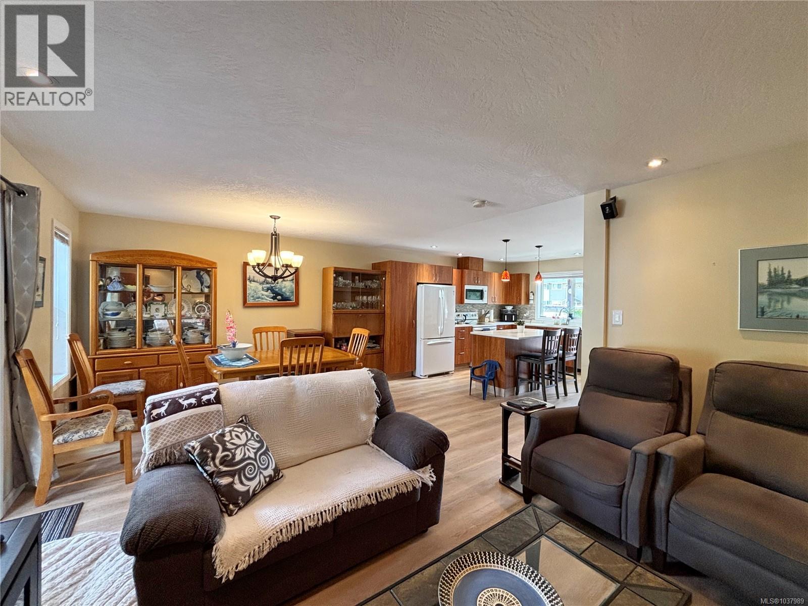 503 Maquinna Cres, Gold River