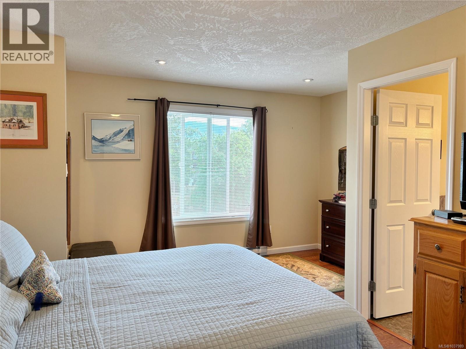 503 Maquinna Cres, Gold River