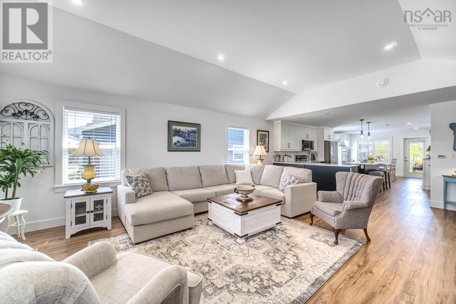 17 Community Way - 16