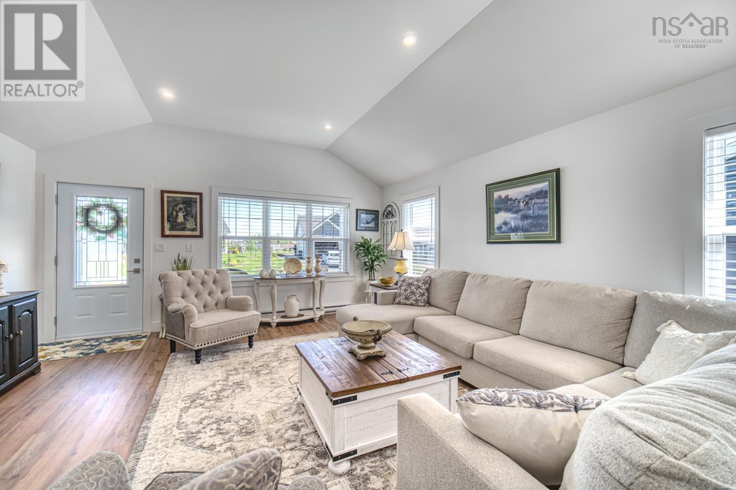17 Community Way - 11