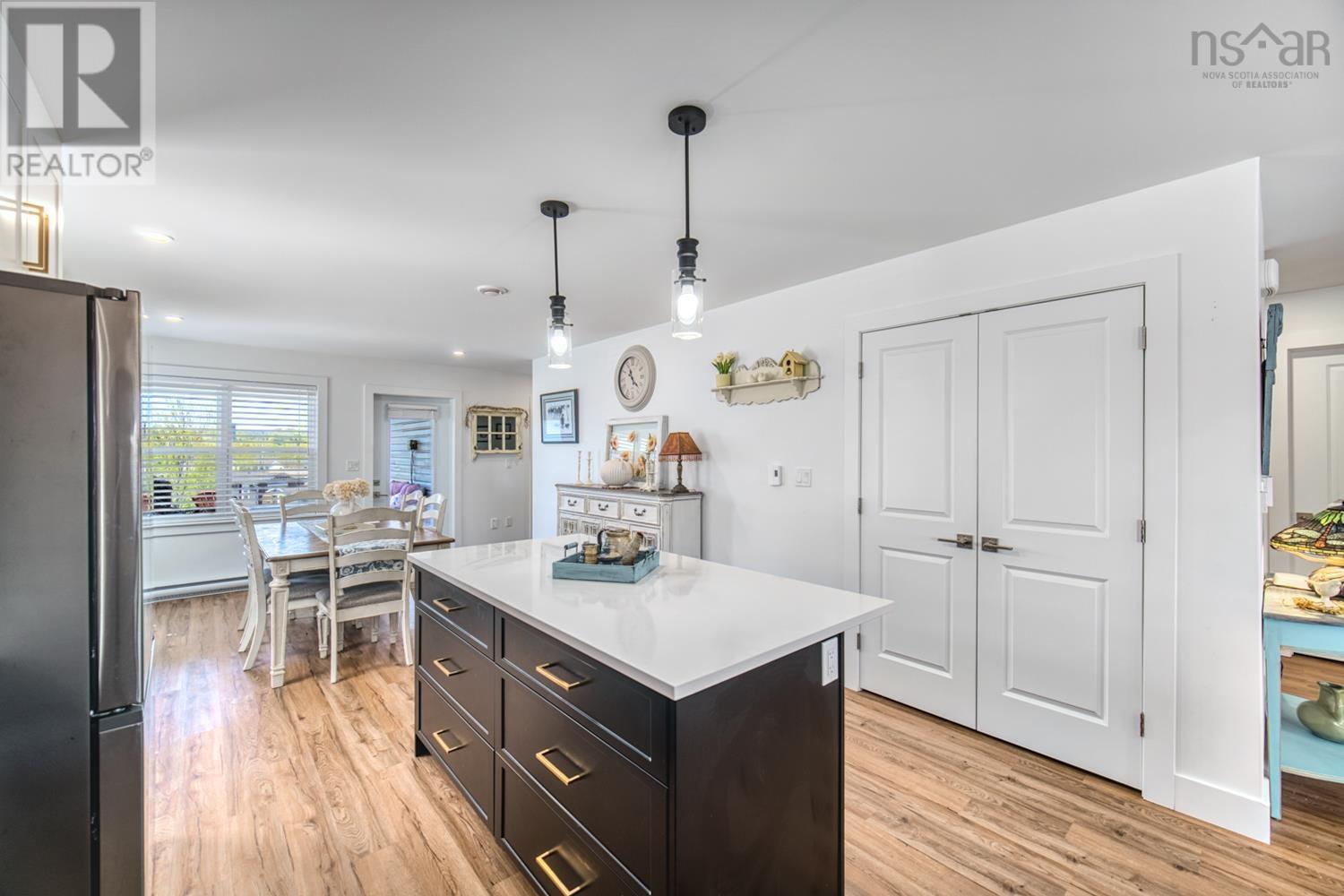 17 Community Way - 21