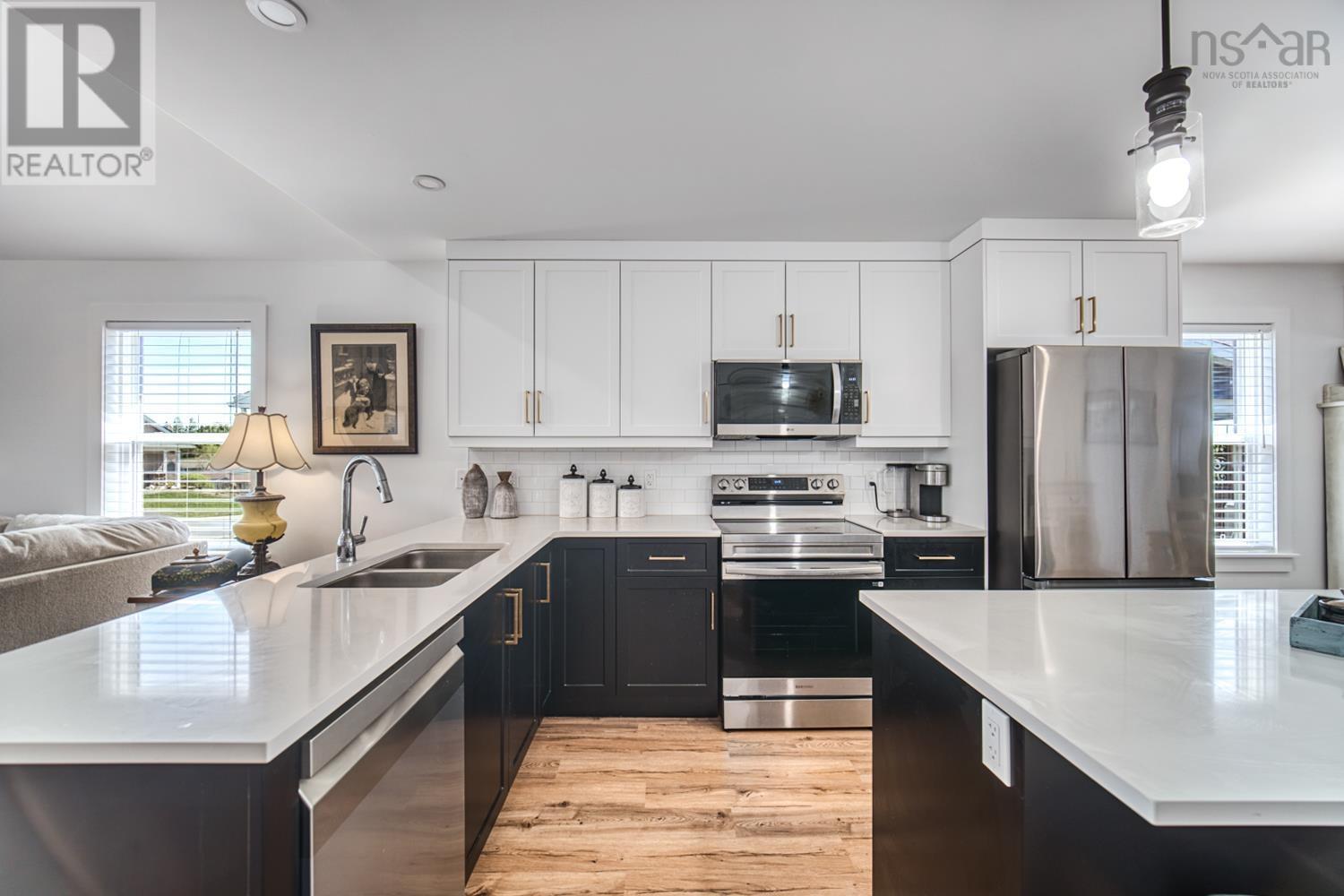 17 Community Way - 18
