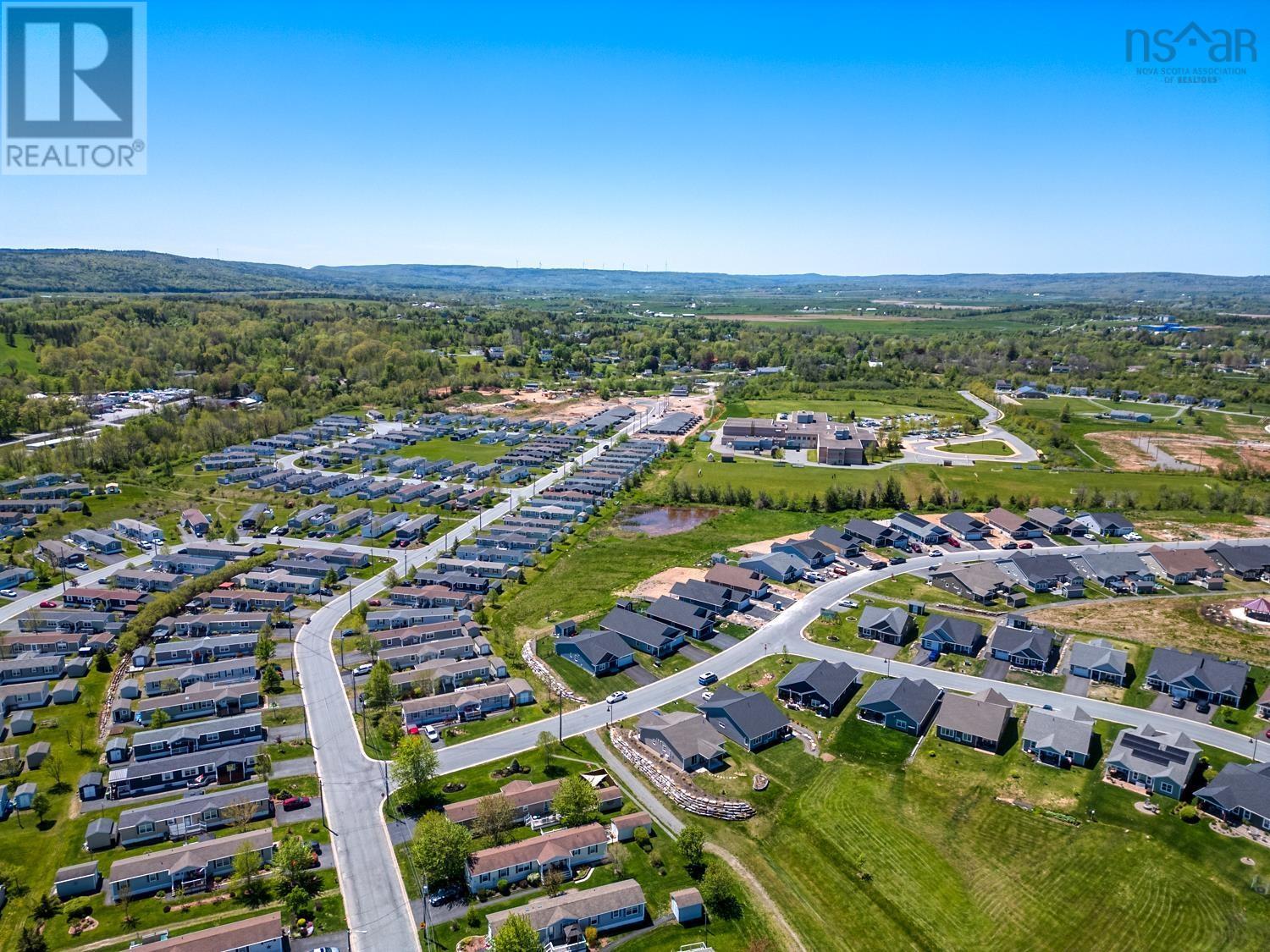 17 Community Way - 10
