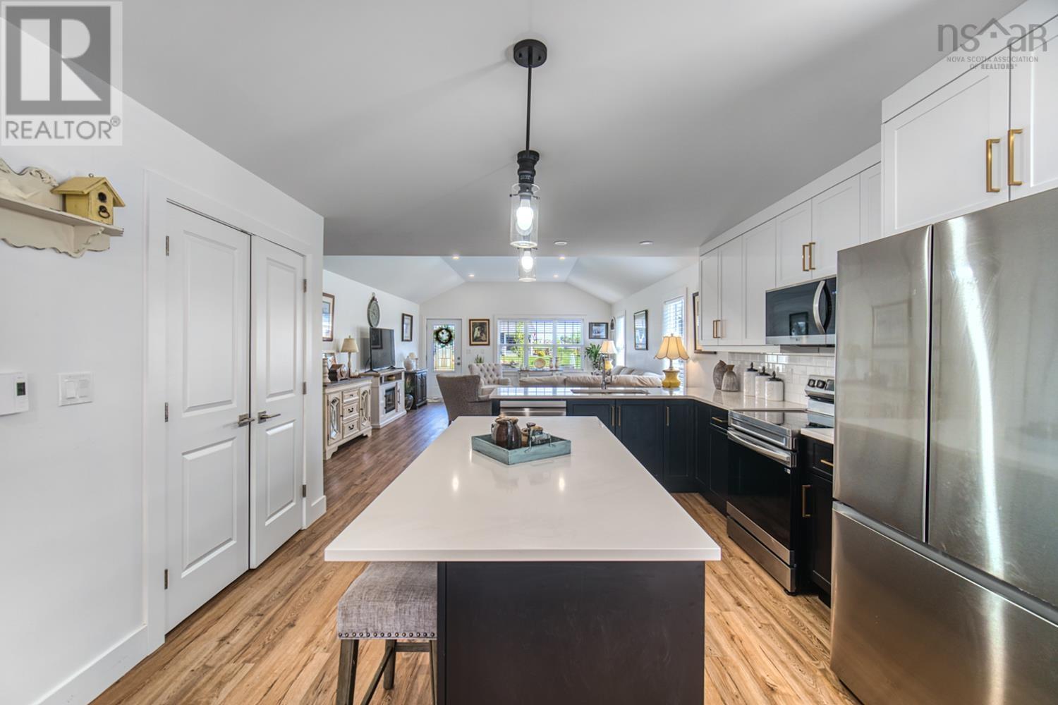 17 Community Way - 20