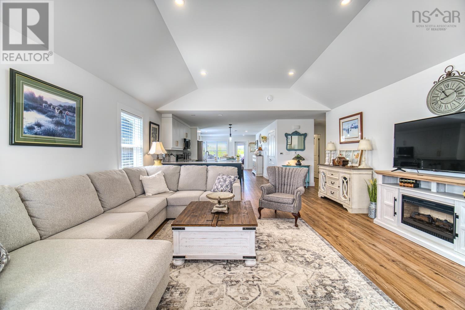 17 Community Way - 14