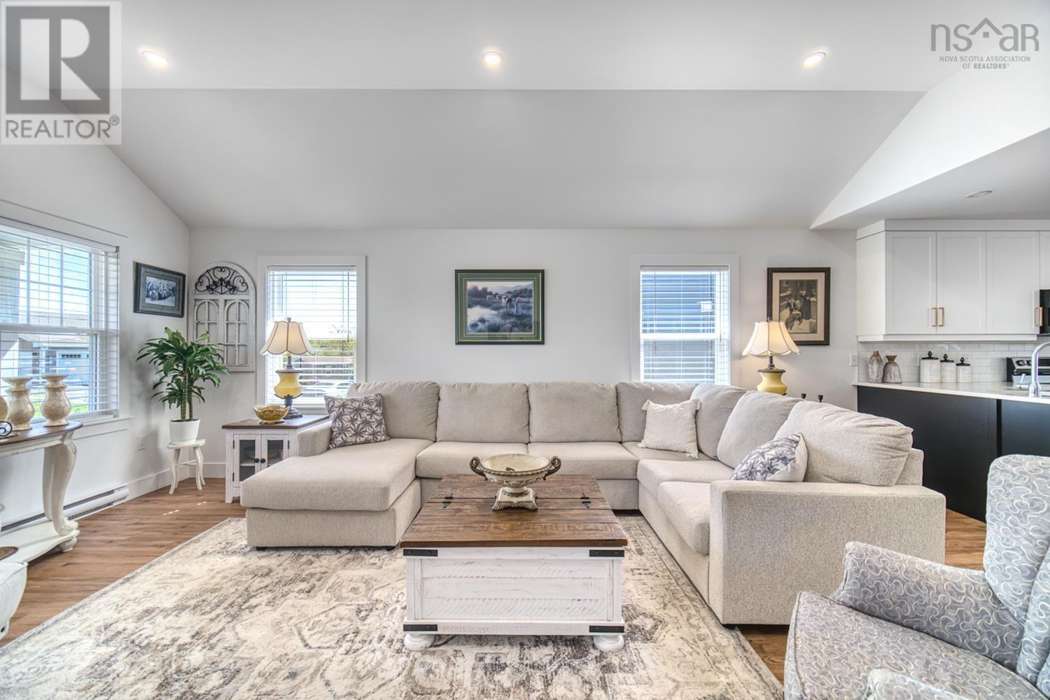 17 Community Way - 12