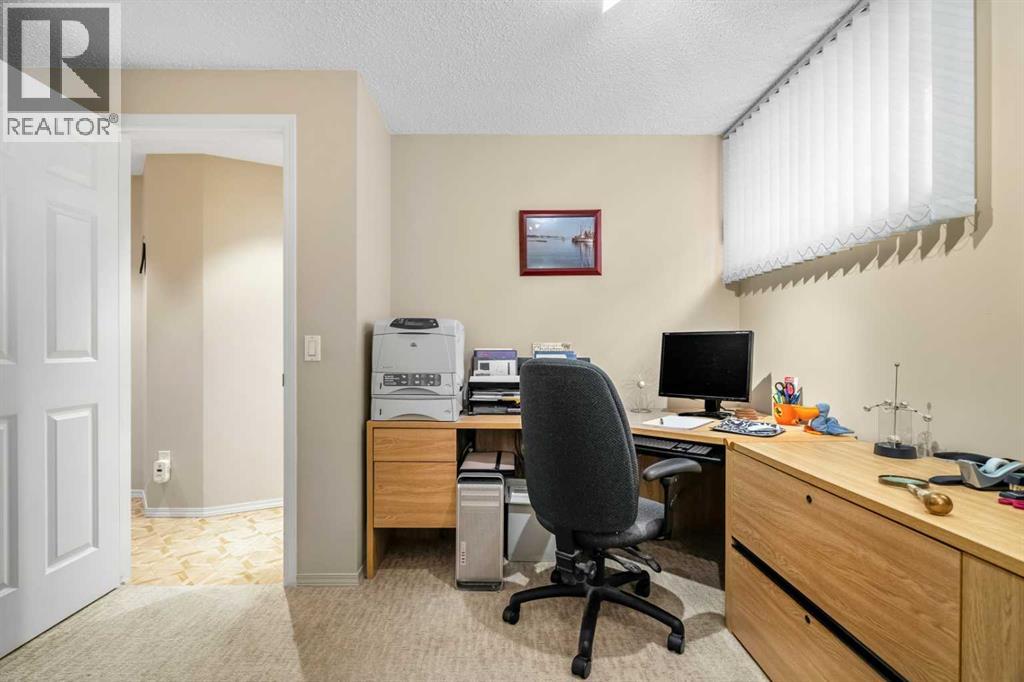 91 Sun Valley Drive SE - 32