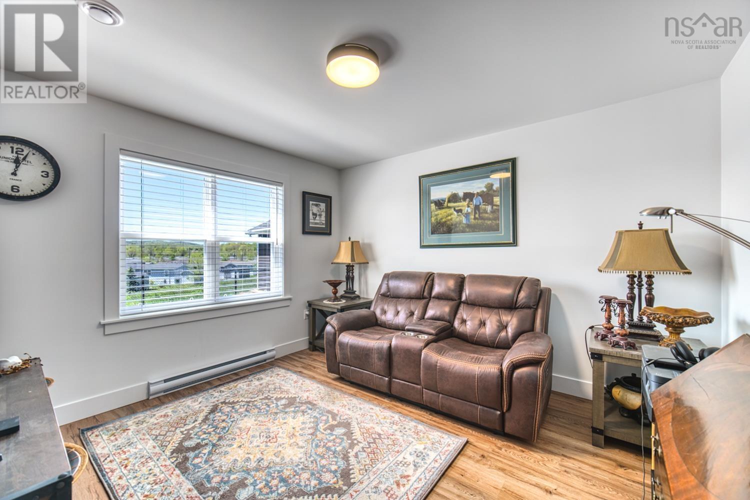 17 Community Way - 29