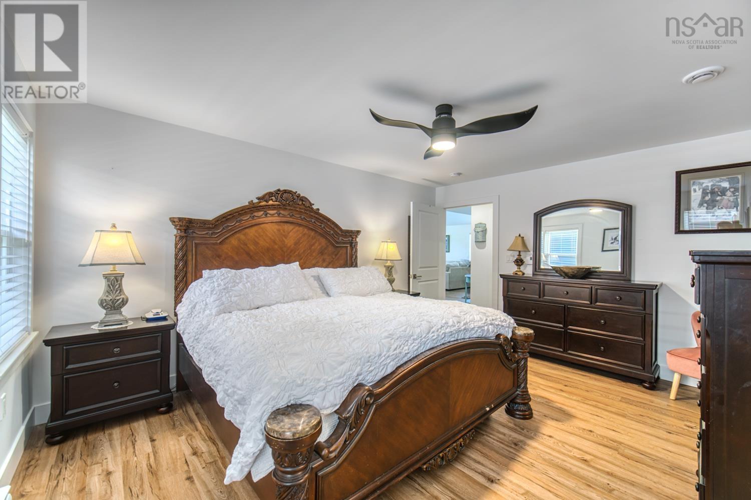 17 Community Way - 38