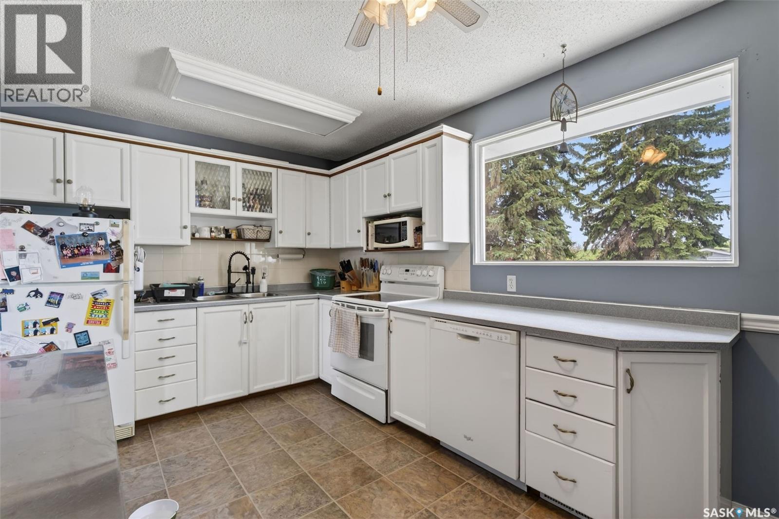 413 Vancouver AVENUE N - 10