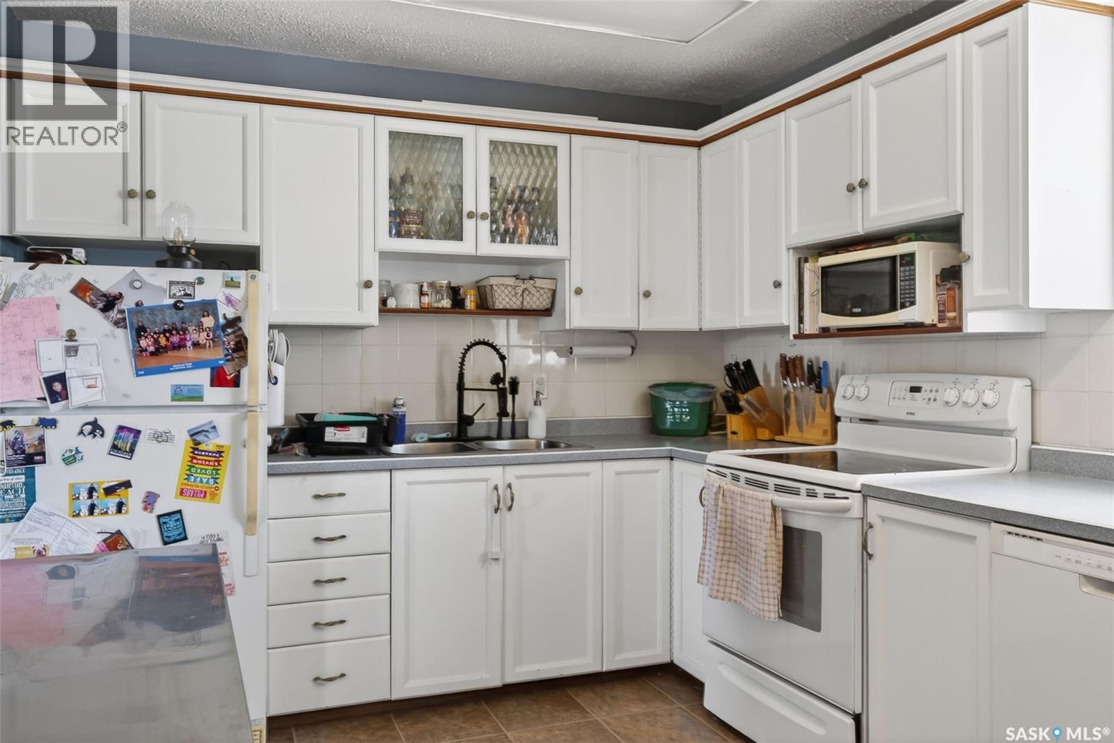 413 Vancouver AVENUE N - 11