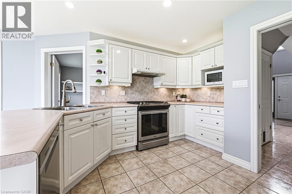 301 PARKWOOD Crescent - 16