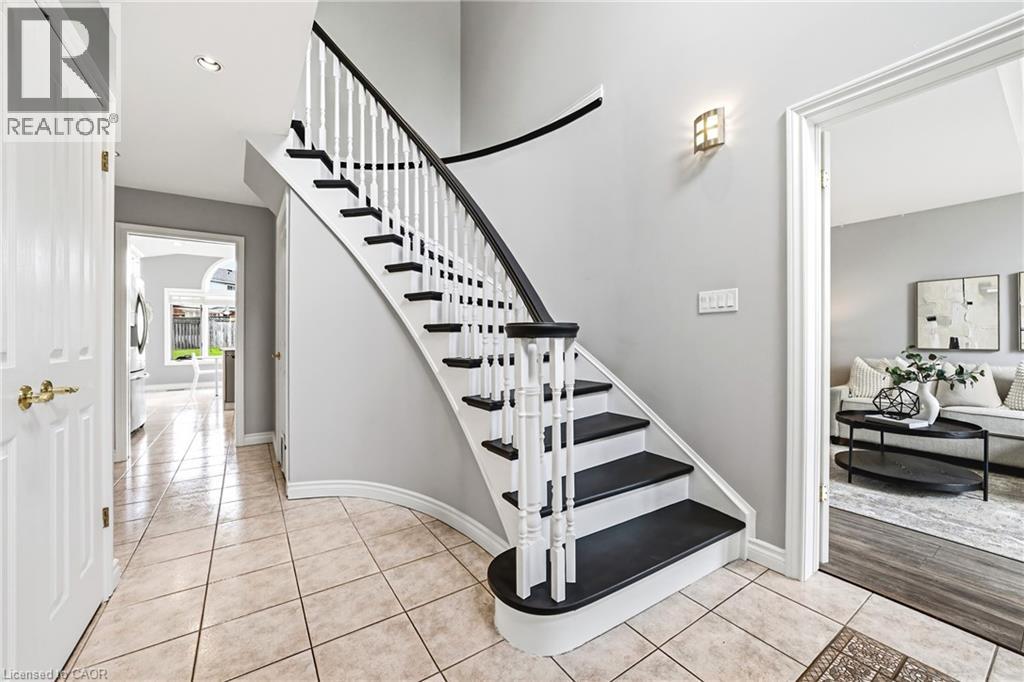 301 PARKWOOD Crescent - 26