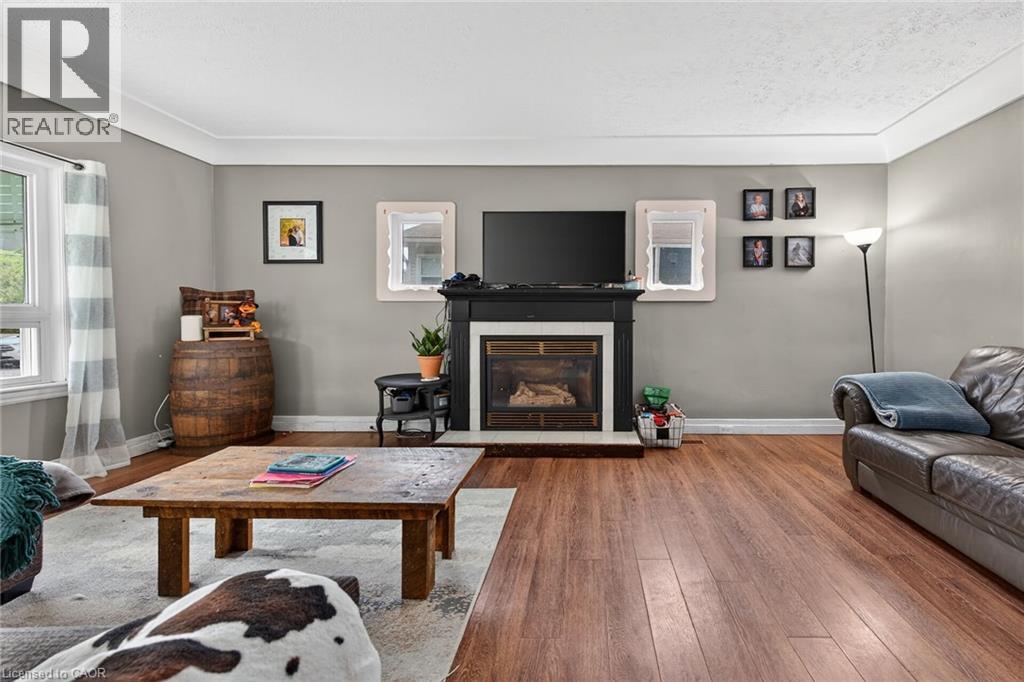 827 PINE Street - 9
