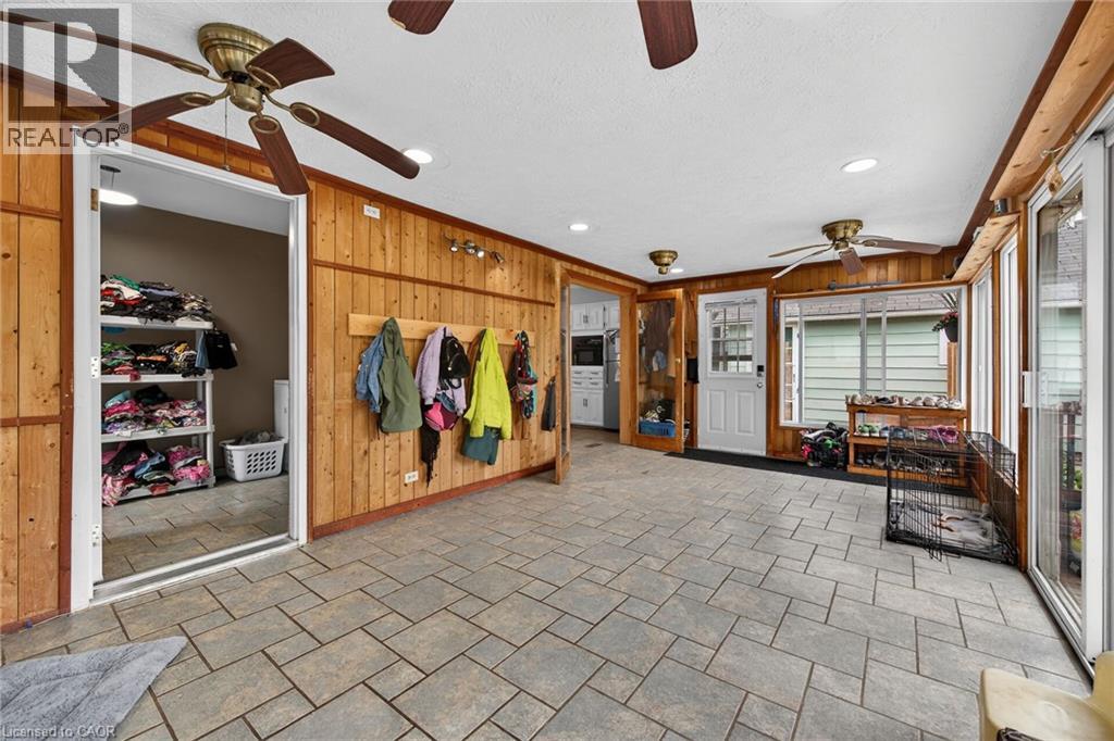 827 PINE Street - 25
