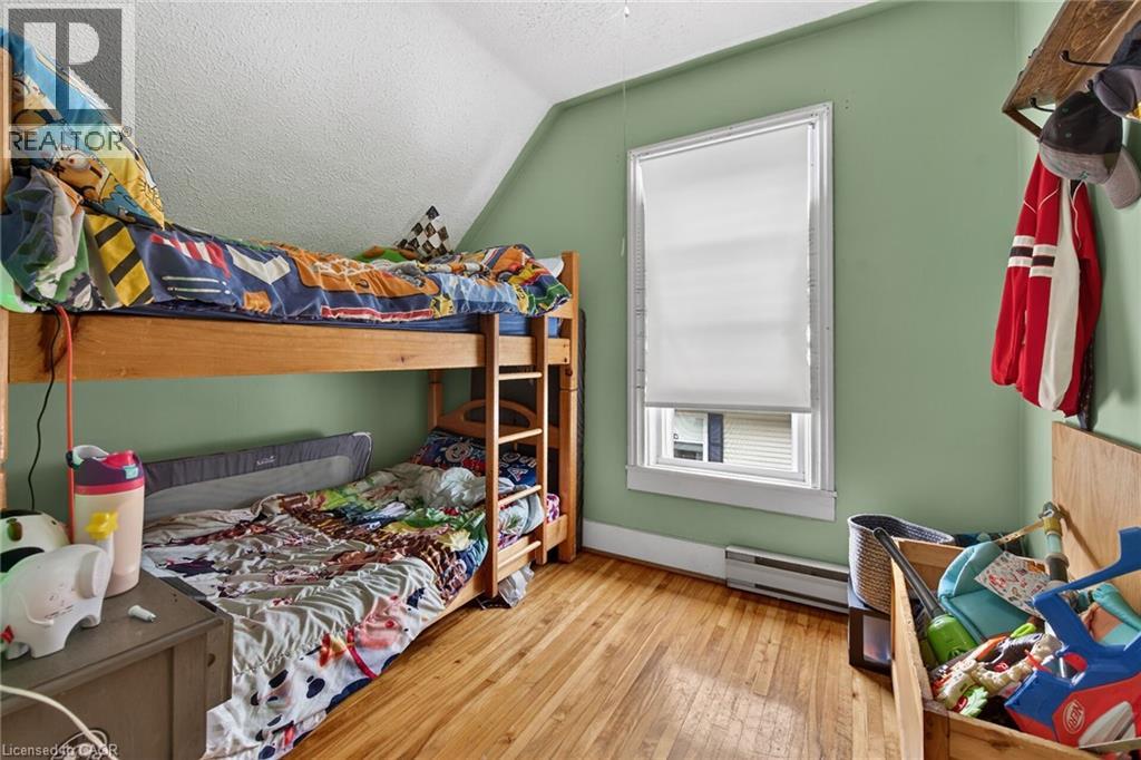 827 PINE Street - 32