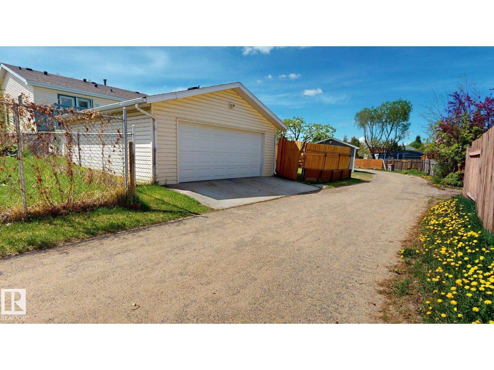 410 ST. ANDREWS PL - 28