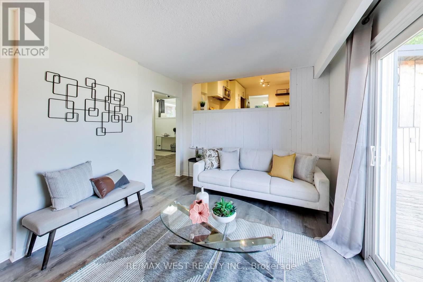 128 ROSER CRESCENT - 16