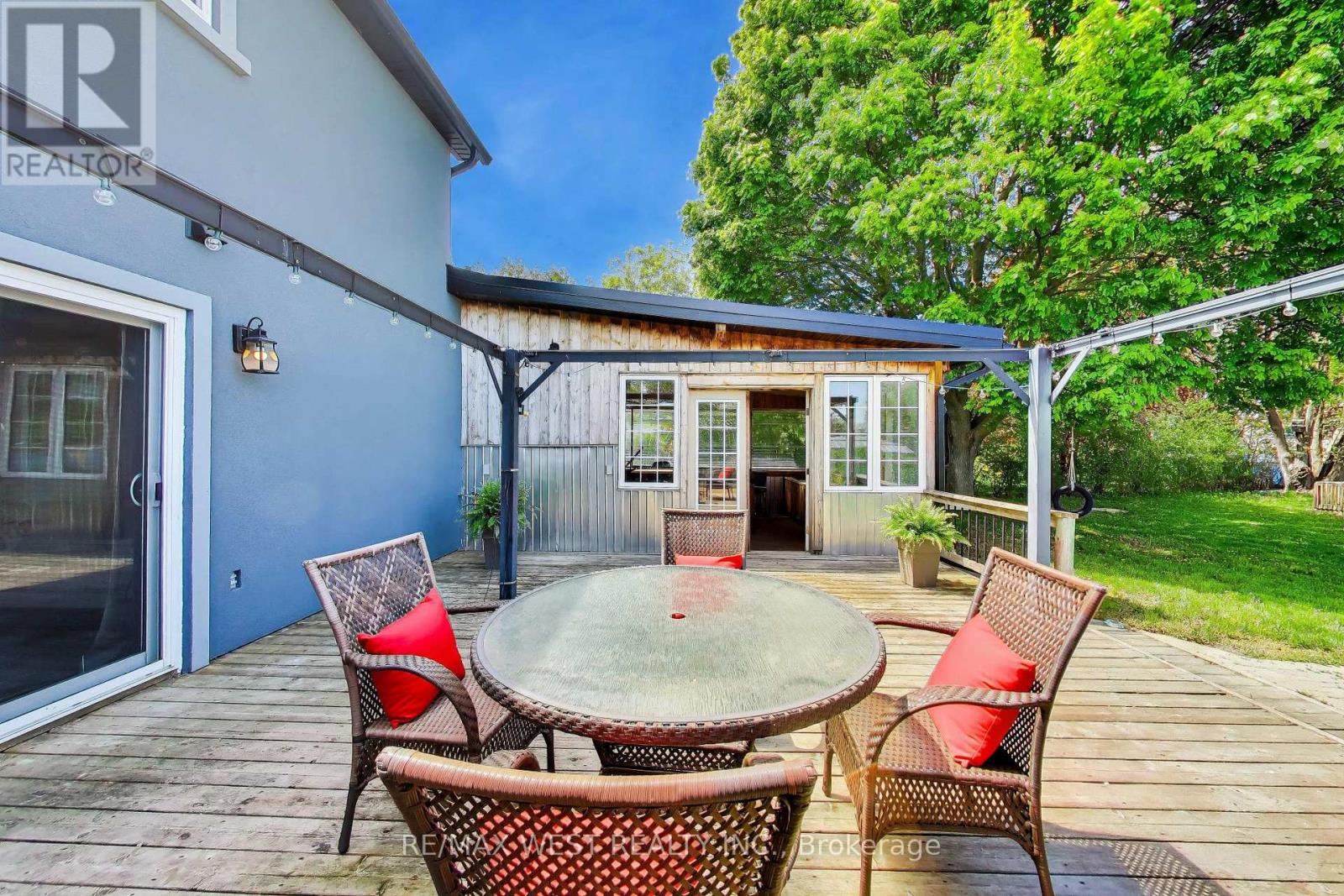 128 ROSER CRESCENT - 33