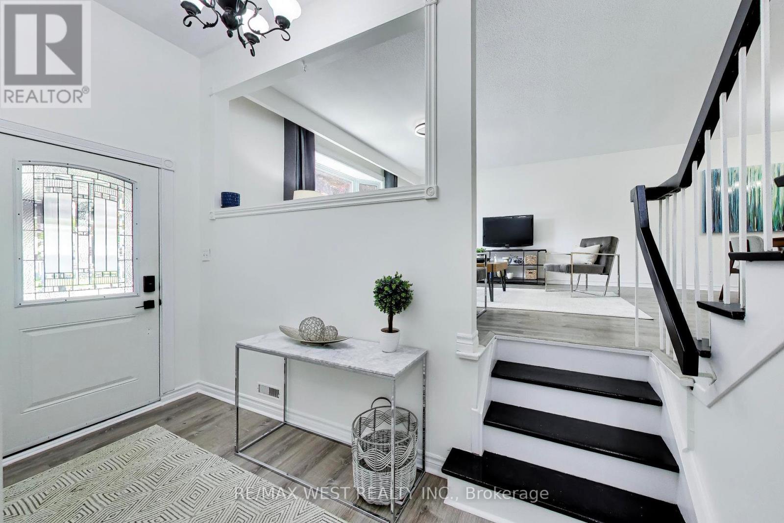 128 ROSER CRESCENT - 4