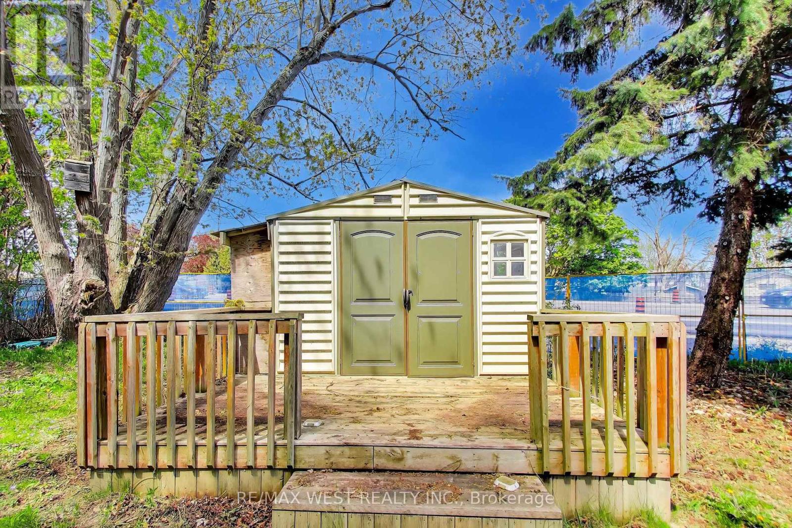 128 ROSER CRESCENT - 41