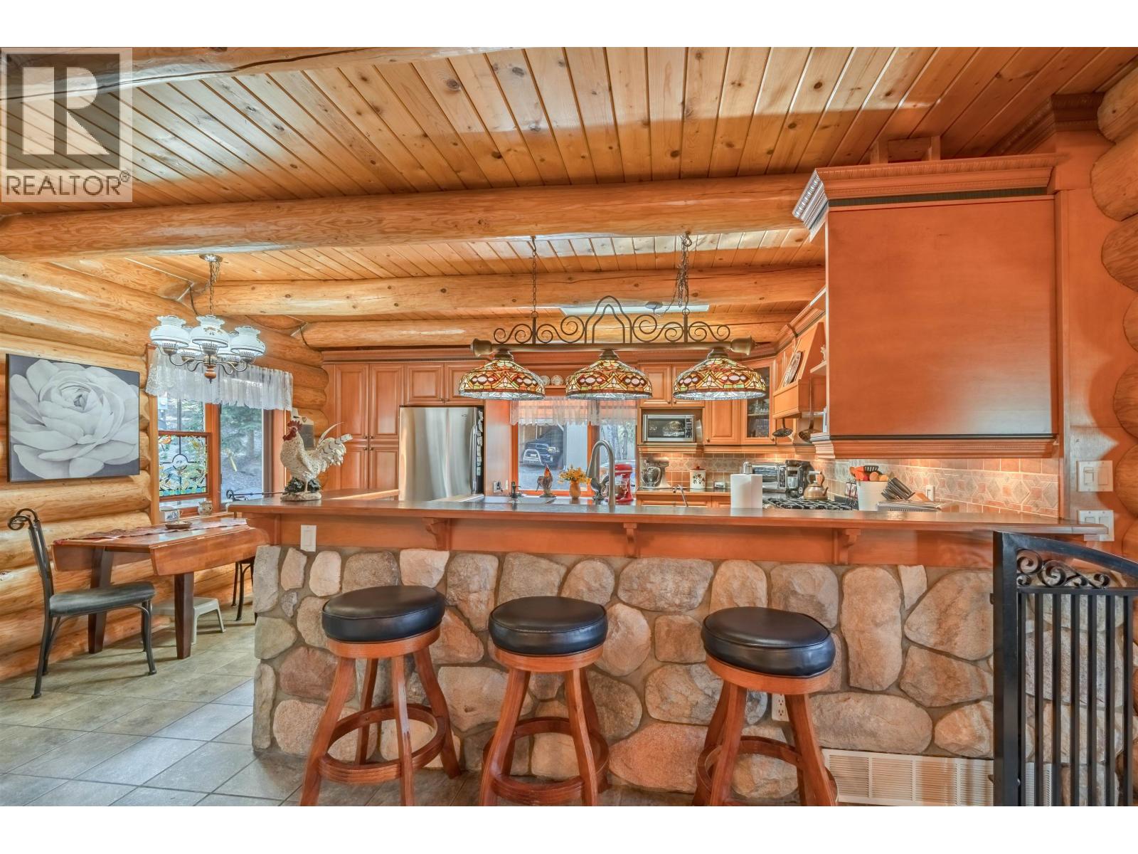 4677 CAVERLY ROAD, Lac La Hache
