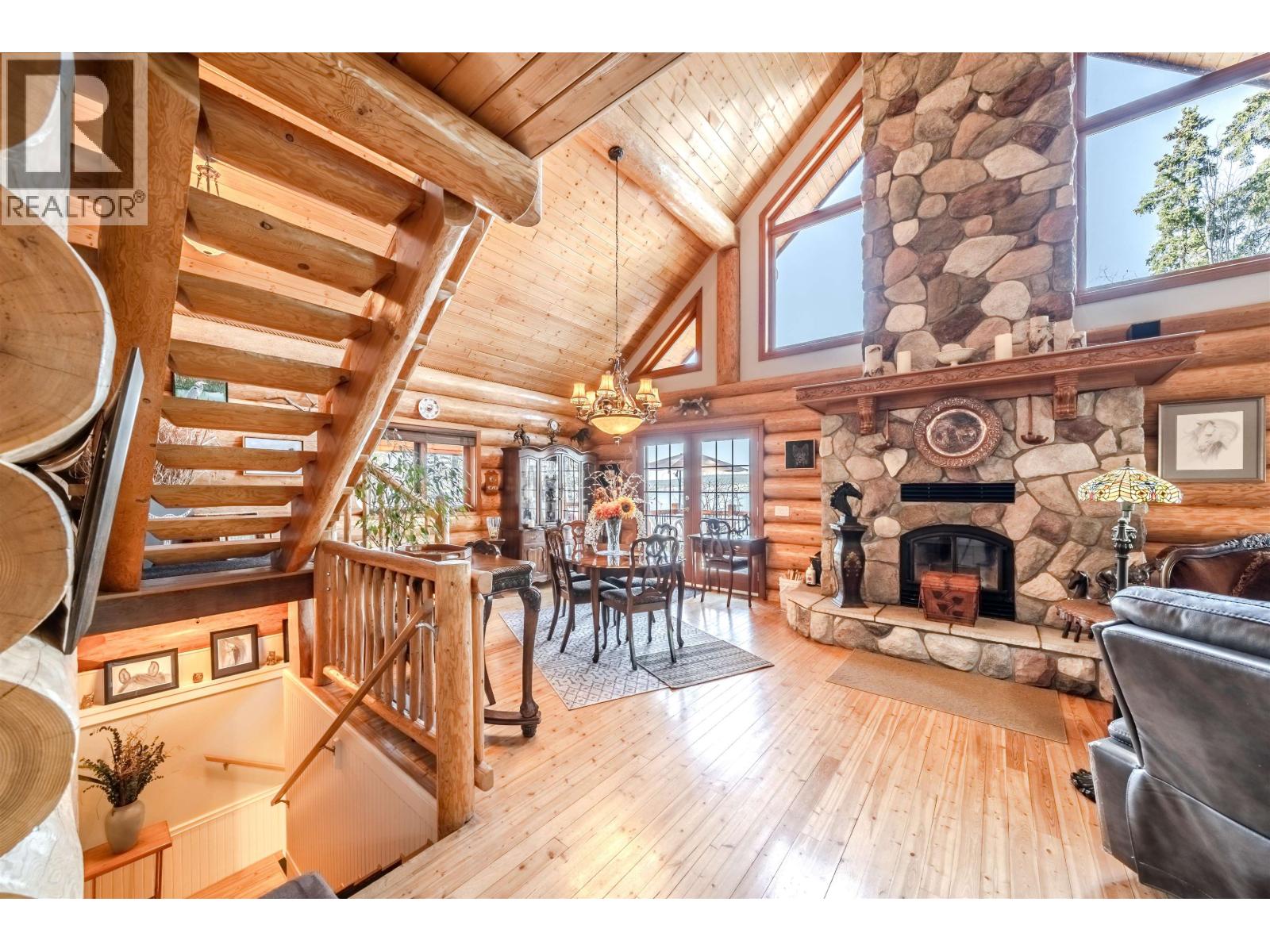 4677 CAVERLY ROAD, Lac La Hache