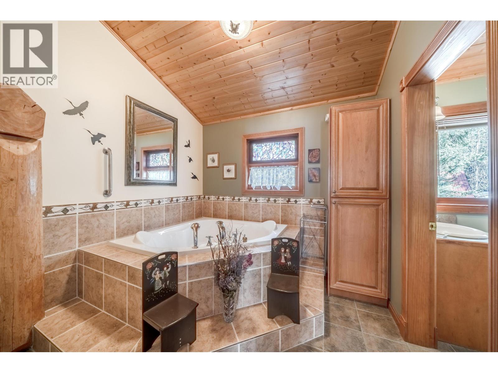 4677 CAVERLY ROAD, Lac La Hache