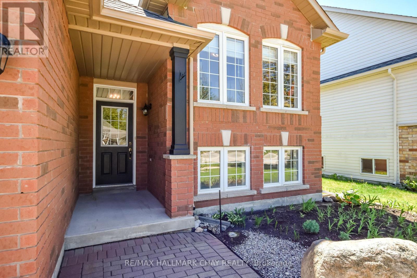 31 PRINCESS POINT DRIVE - 2