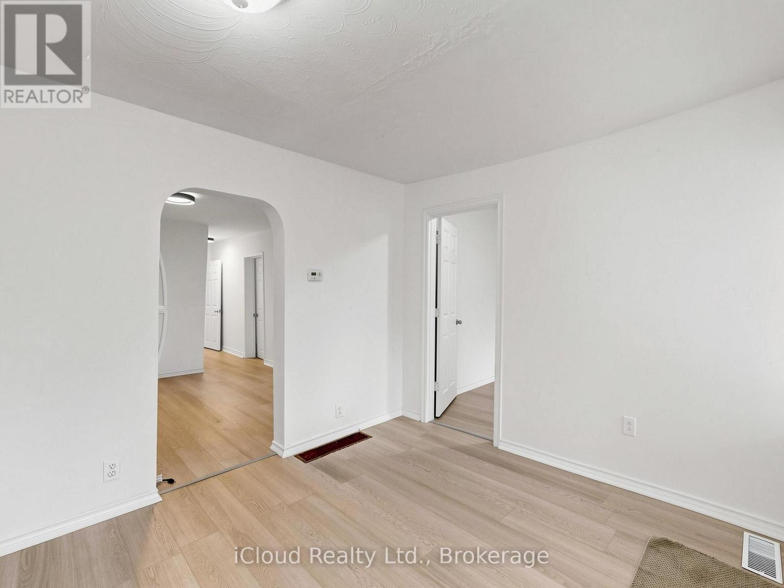 32 SEVENTEENTH STREET - 22