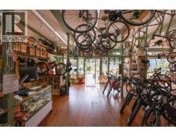 390 Moss St, Victoria, BC V8V4N1 Photo 29