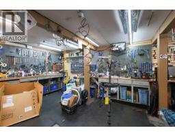 390 Moss St, Victoria, BC V8V4N1 Photo 46