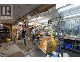 390 Moss St, Victoria, BC V8V4N1 Photo 47